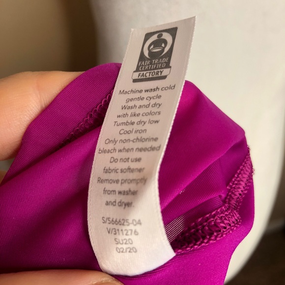 Athleta Ultimate Hybrid Tank Magnolia Purple - Picture 9 of 12